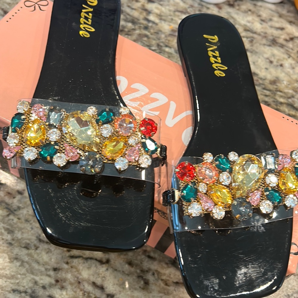 New in box Pazzle black sandals size 6